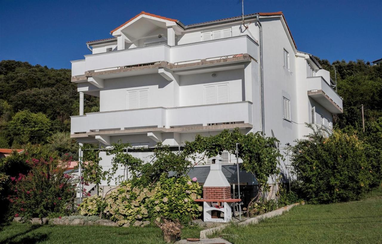 Apartments Stanicic Kampor Екстер'єр фото