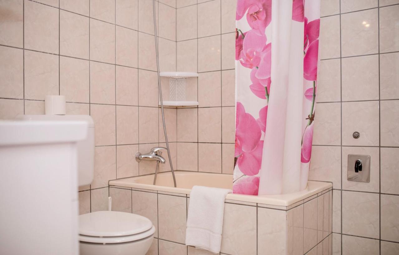 Apartments Stanicic Kampor Екстер'єр фото