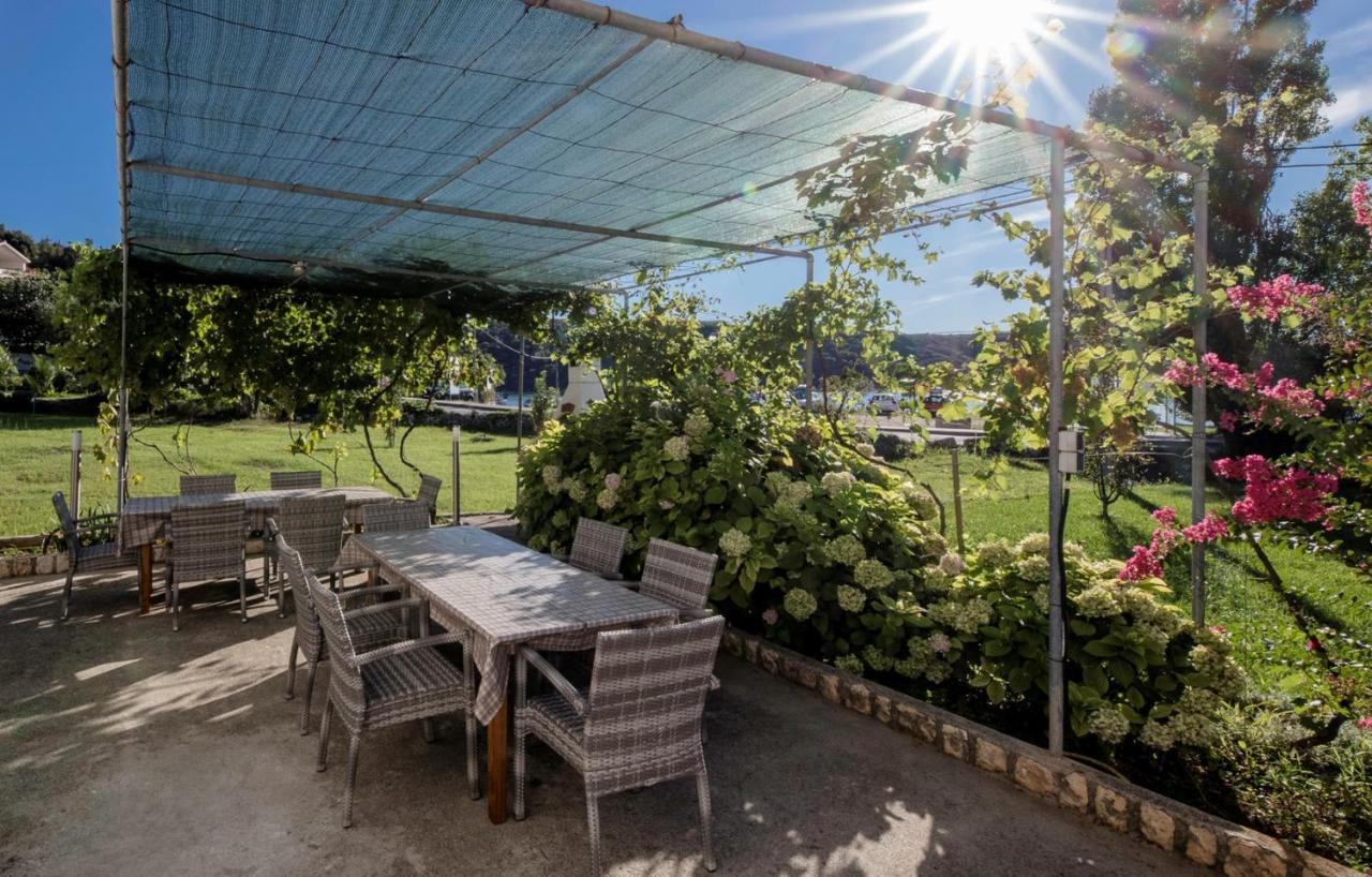 Apartments Stanicic Kampor Екстер'єр фото