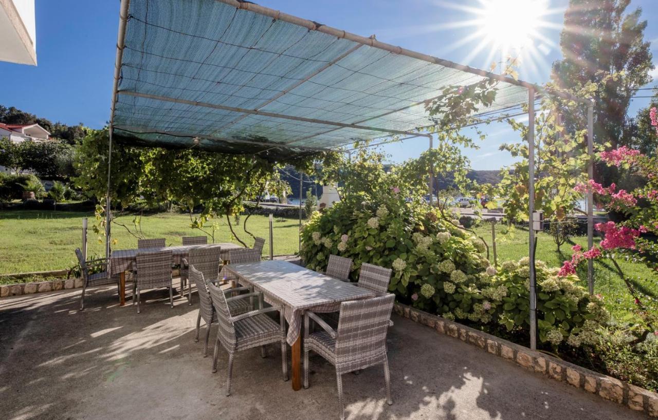 Apartments Stanicic Kampor Екстер'єр фото