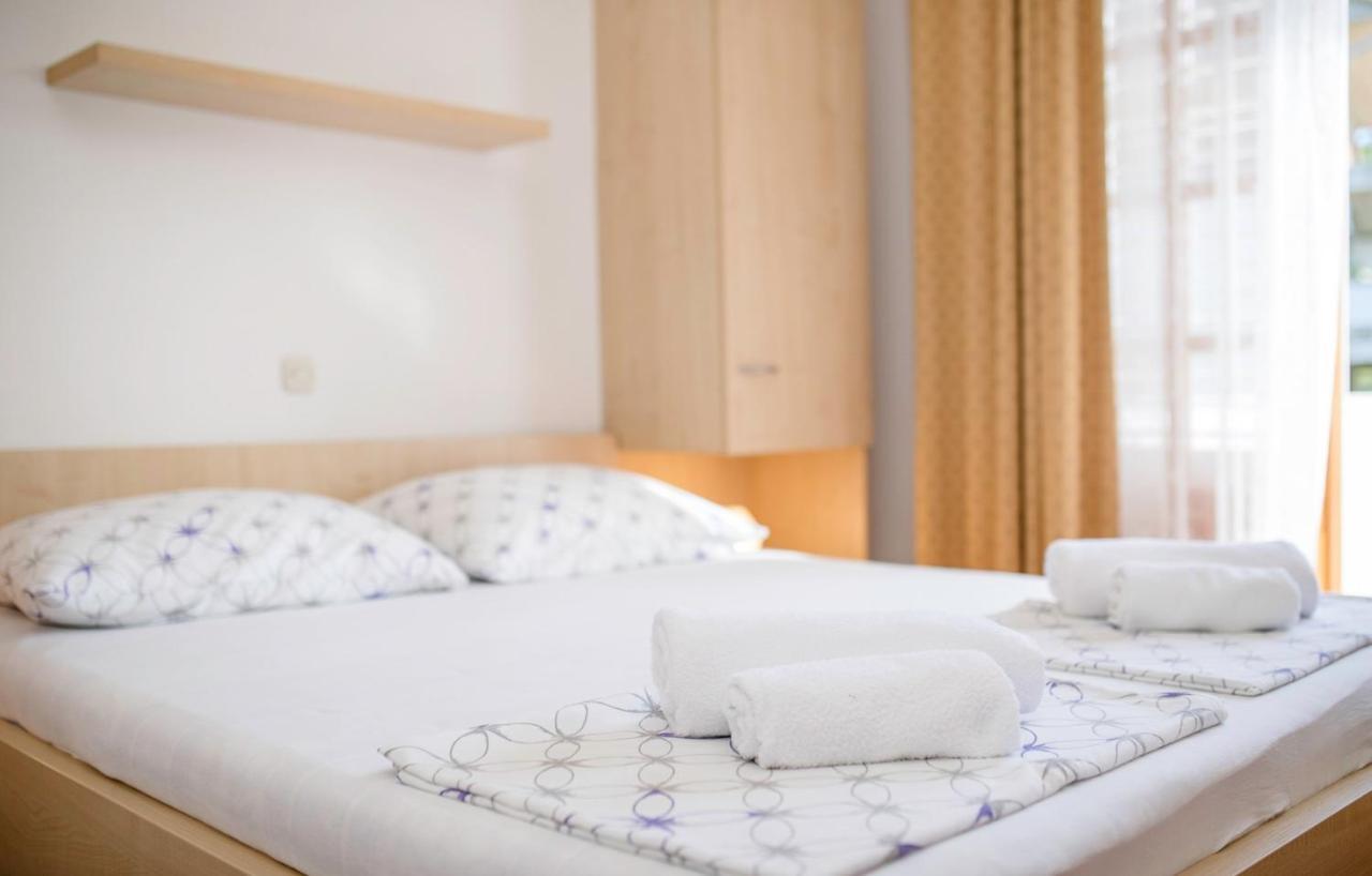 Apartments Stanicic Kampor Екстер'єр фото