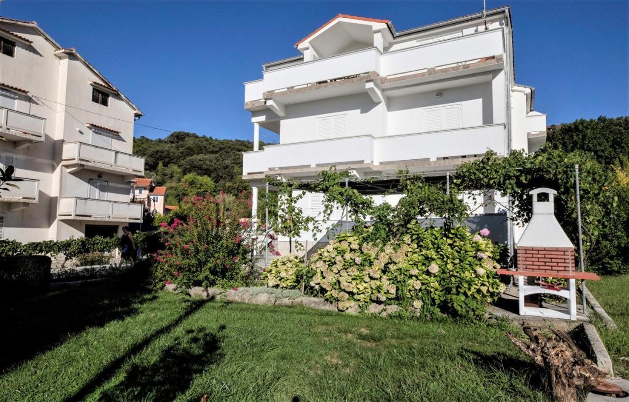 Apartments Stanicic Kampor Екстер'єр фото