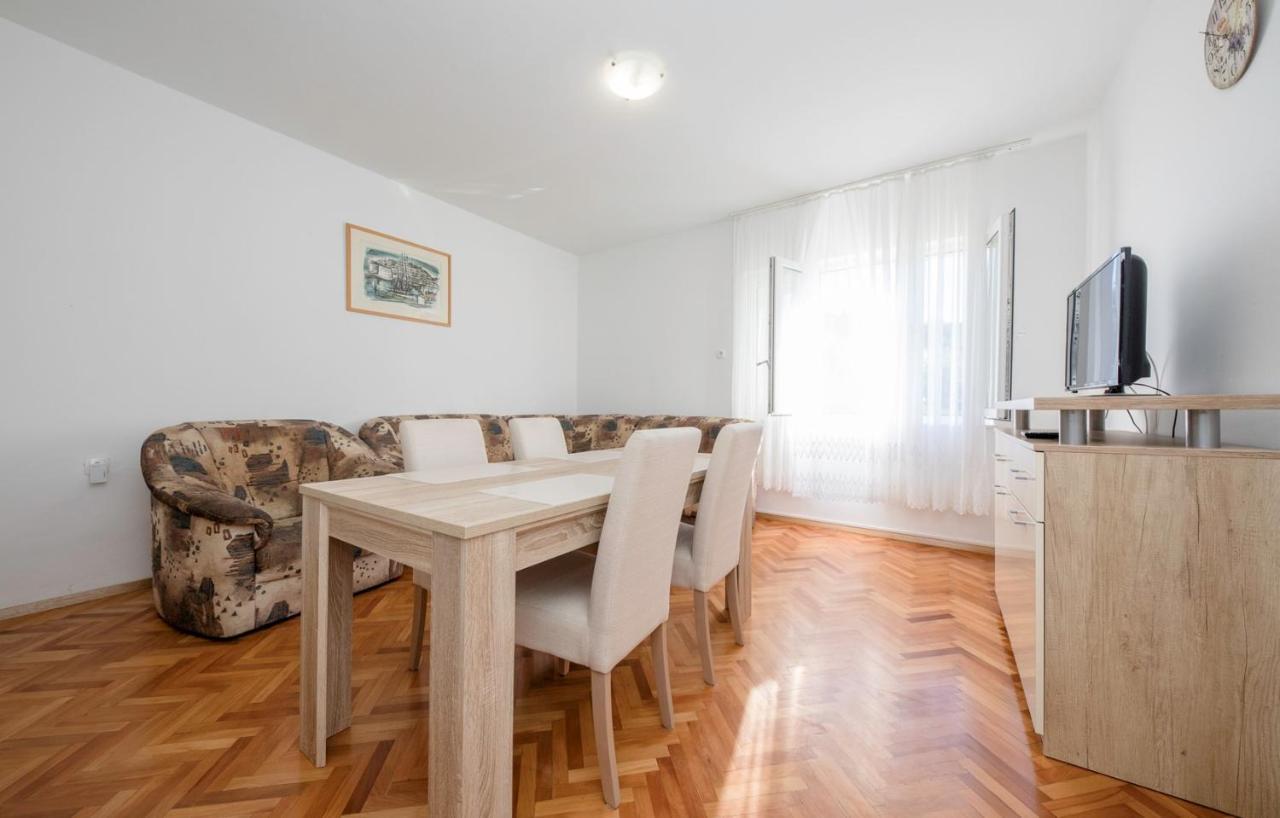 Apartments Stanicic Kampor Екстер'єр фото