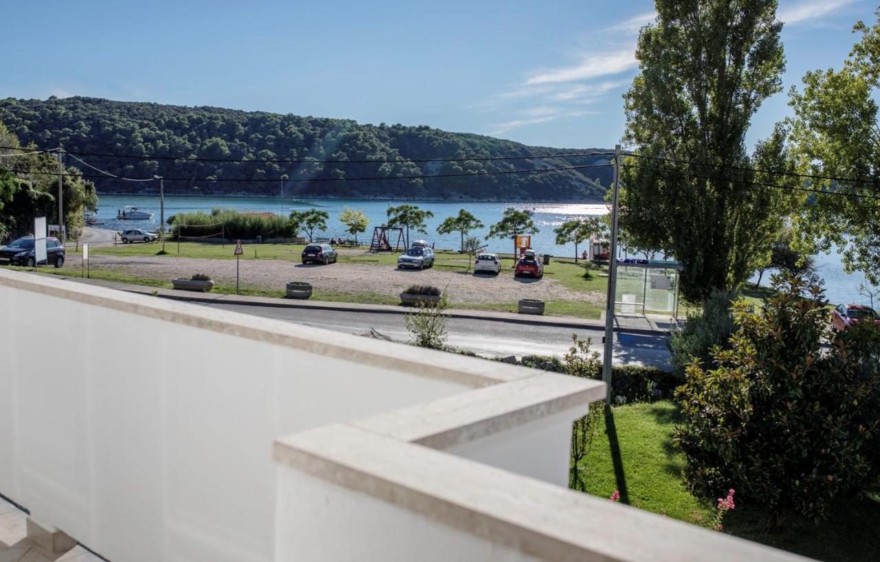Apartments Stanicic Kampor Екстер'єр фото